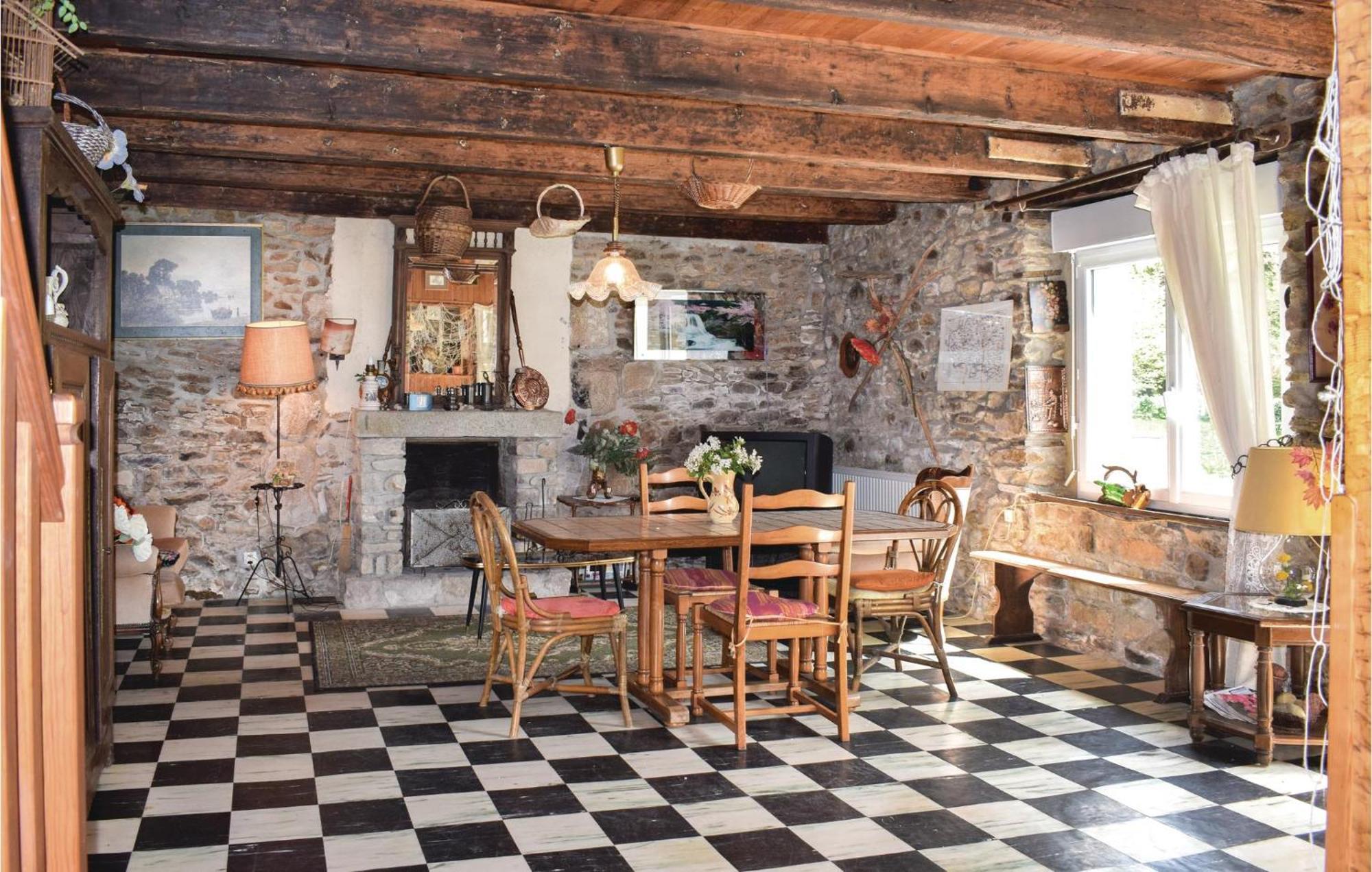 Lovely Home In Le Faouet With Kitchen מראה חיצוני תמונה
